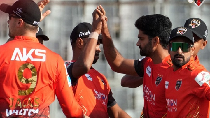 খুলনা টাইগার্সকে ৭ উইকেটে হারিয়েছে কুমিল্লা ভিক্টোরিয়ান্স